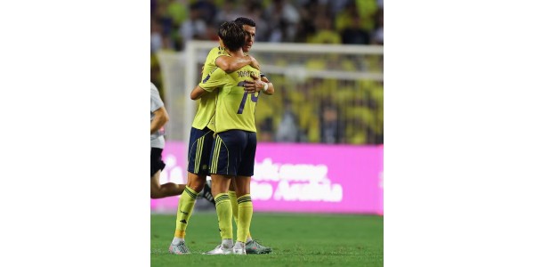 Fra Europas gullgutt til Saudi-Arabia: Felix' fotballreise Fra Europas gullgutt til Saudi-Arabia: Felix' fotballreise